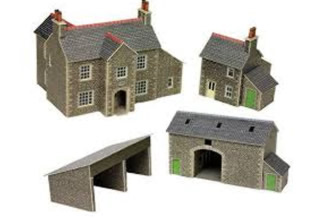 N Manor Farm House & Buildings Kit